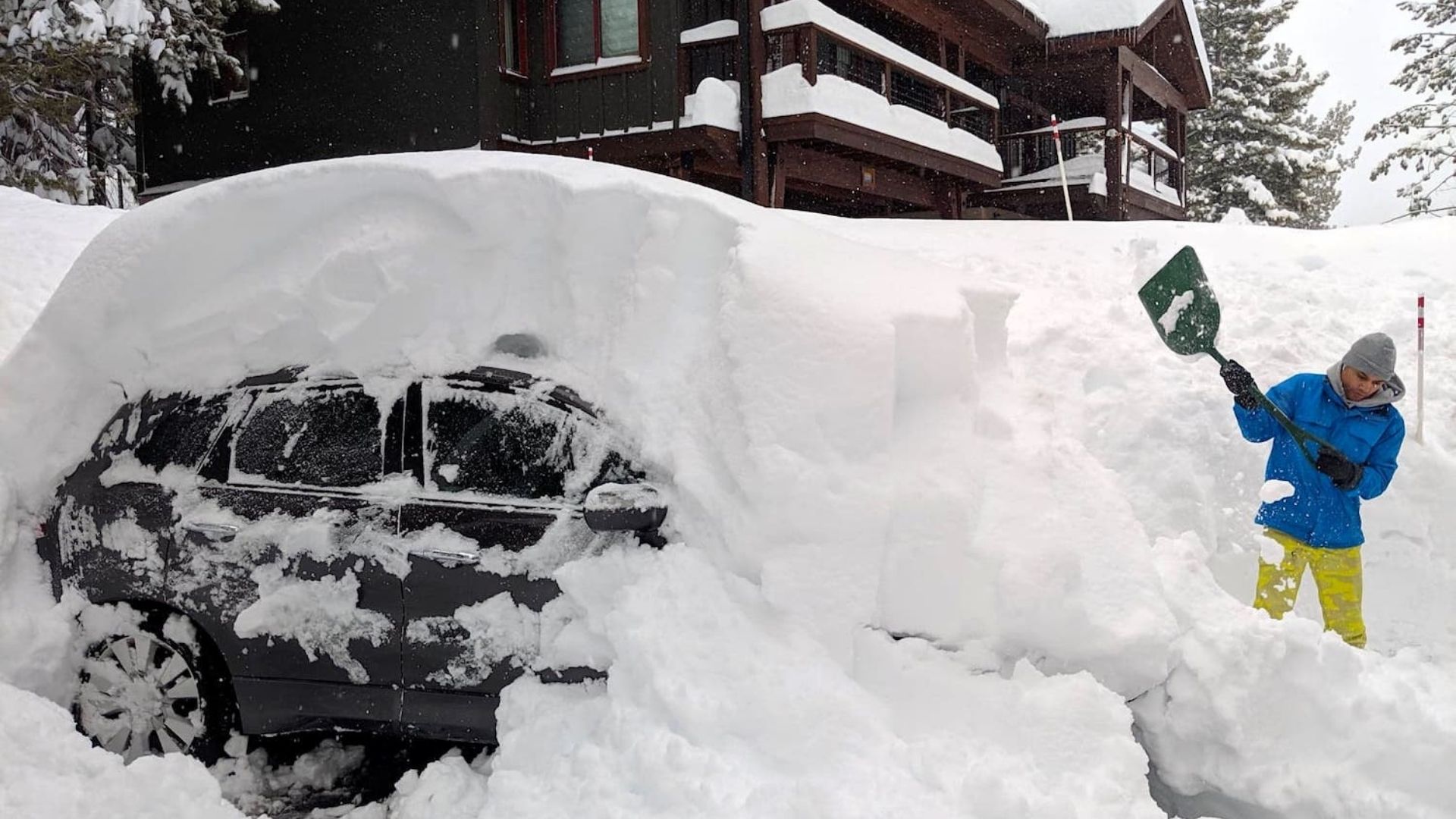 Record Breaking Snowfall in Lake Tahoe! Highest December Ever